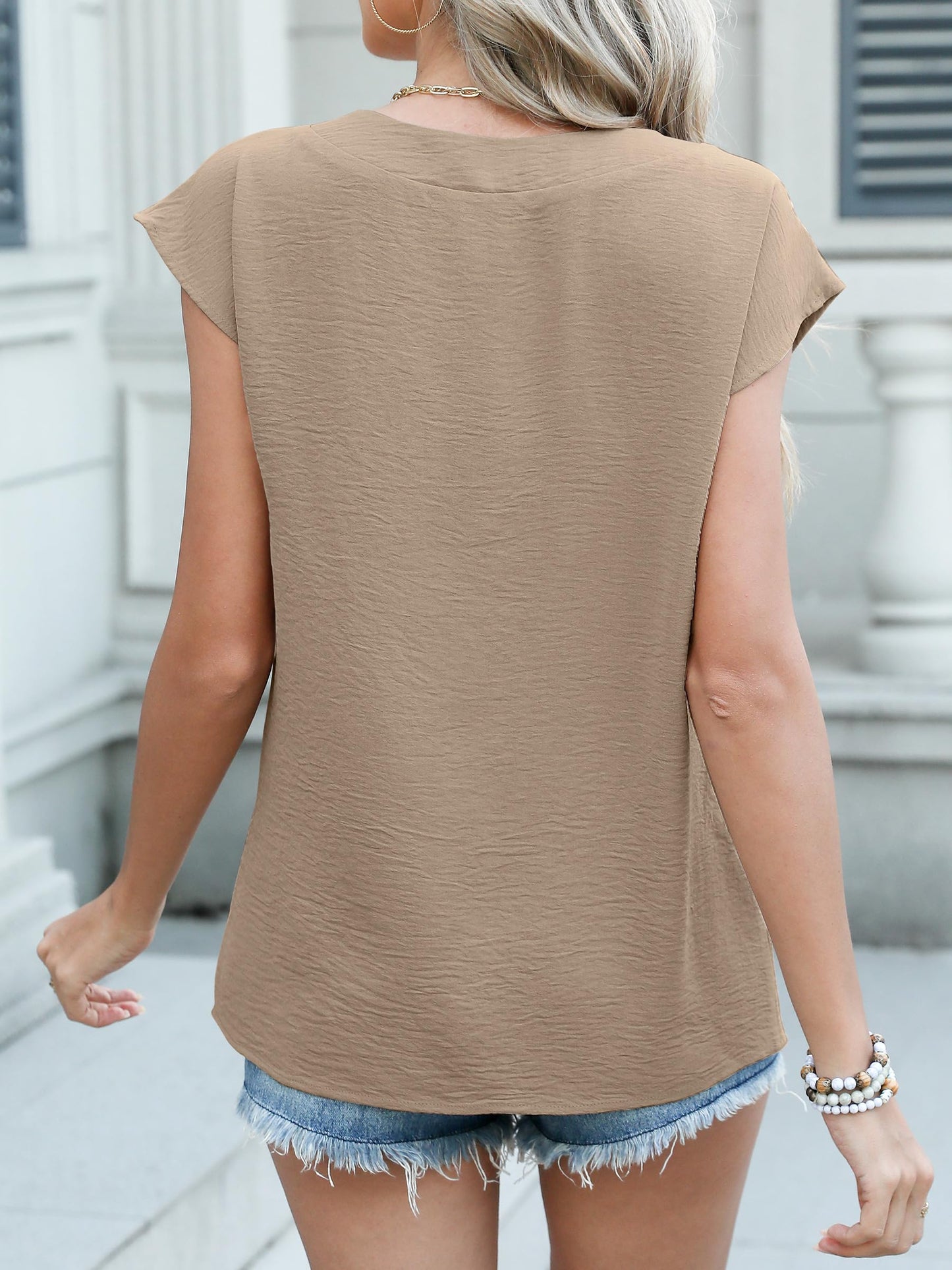 Luniro Women Tops Cap Sleeve Textured Dressy Casual V Neck Shirts 2025 Summer Business Work Blouses Outfits